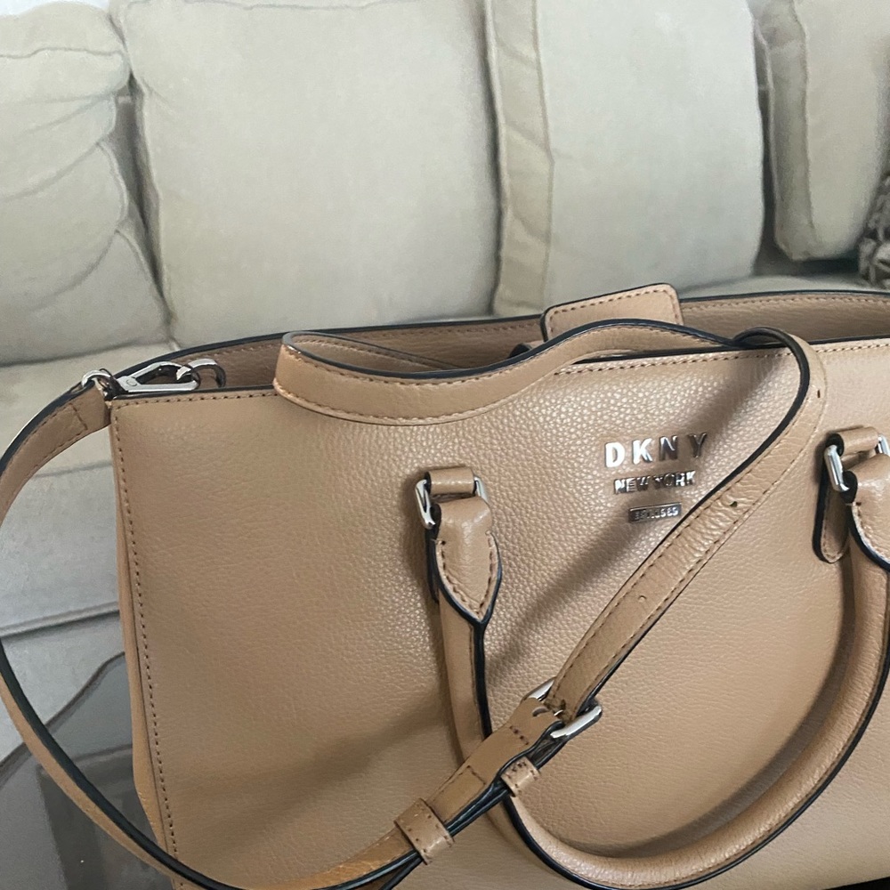 DKNY SATCHEL - Picture 2 of 15
